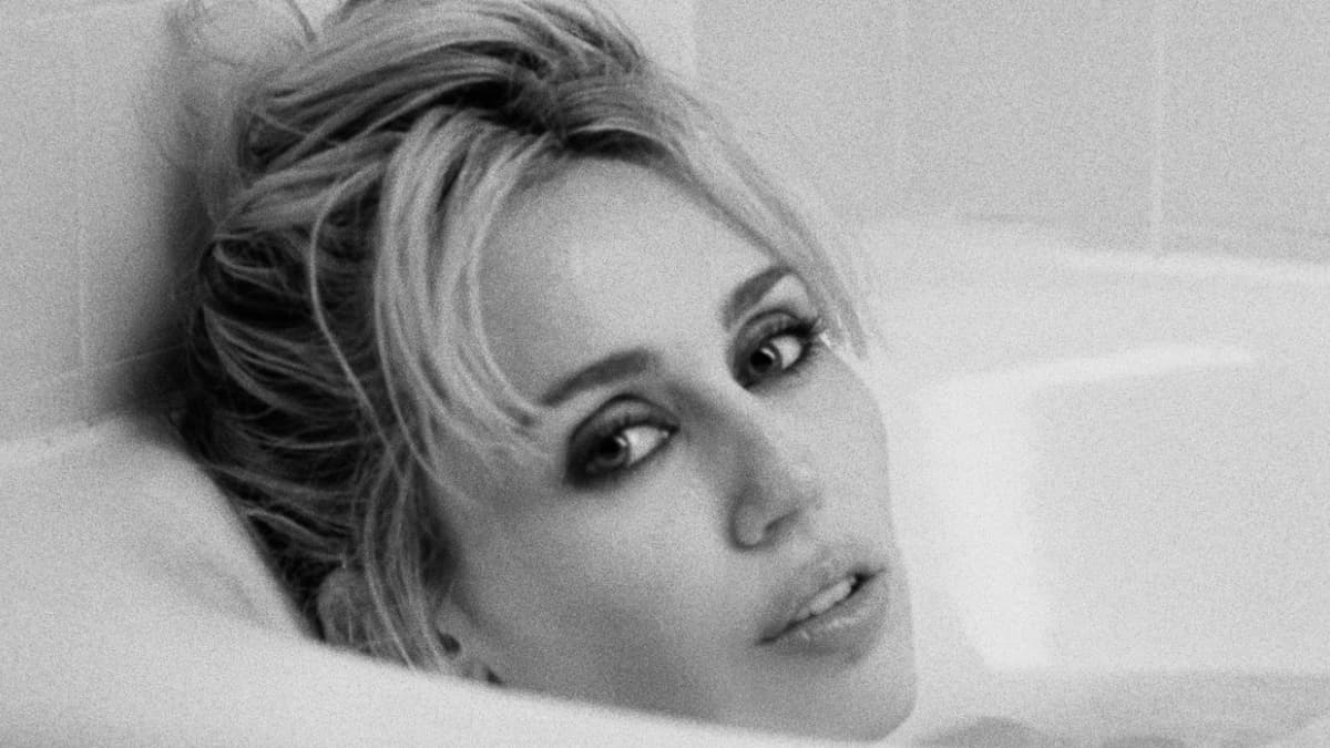 Miley vydáva nový album a ukazuje romantickú stránku v klipe „Let’s Get Married“