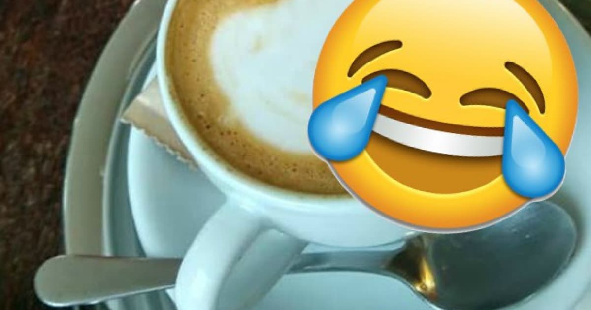 Čašník jej doniesol kávu so slovami: „Mal to byť kvietok“