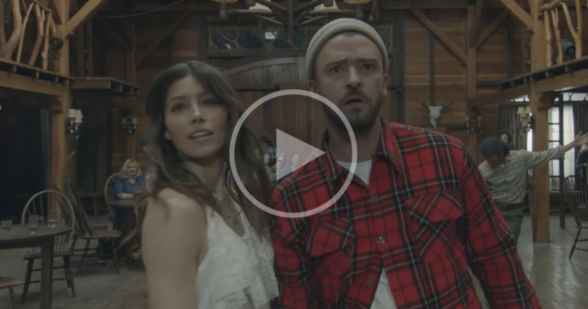 Justin Timberlake ako muž z lesa hľadajúci svoju lásku. Taký je videoklip k novému songu!