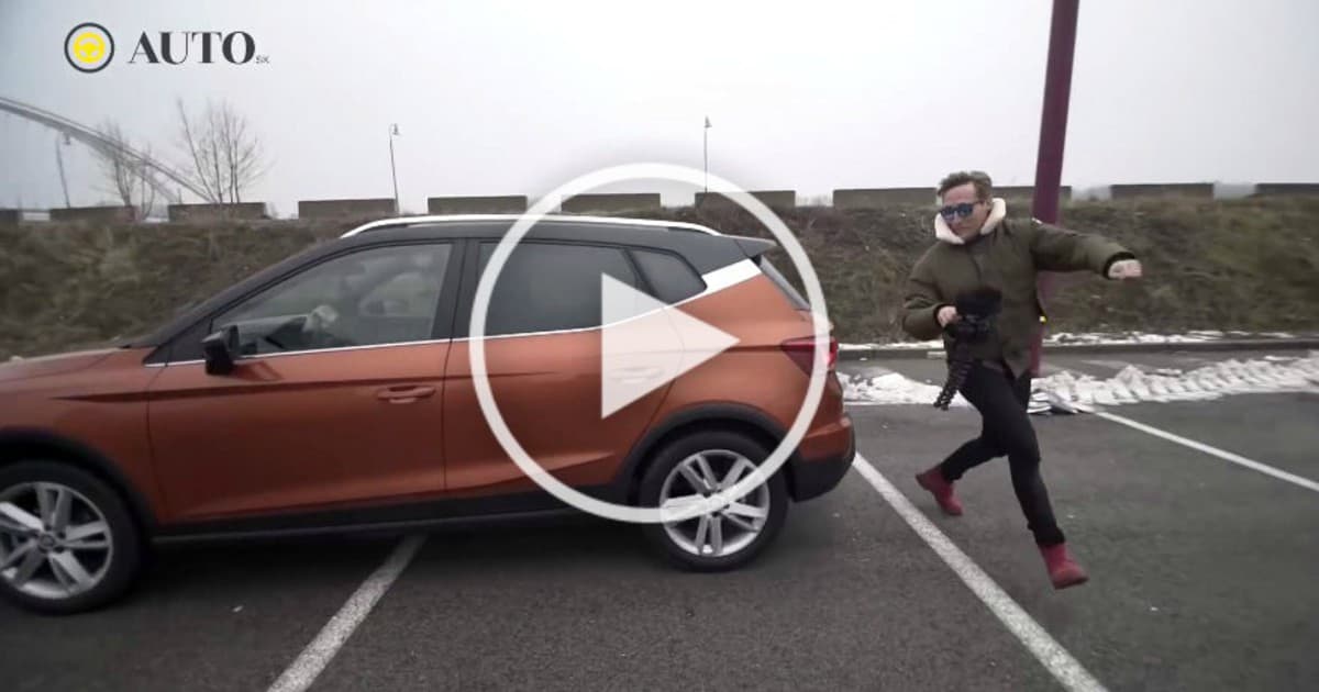 Truhlík skoro zrazil Sajfu. Našťastie šoféroval toto auto!