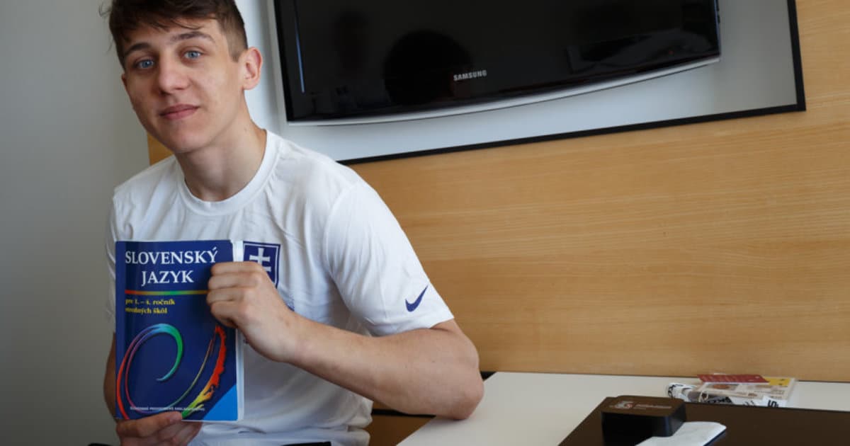 Prvé zábery našich hokejistov v Dánsku. Fehérváry sa učí na maturitu!