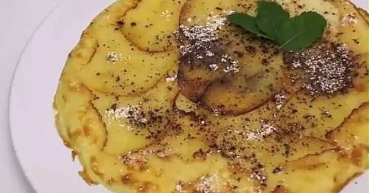 Klára si chcela podľa receptu spraviť "jablkovú omeletu". Výsledok je trošku iný.