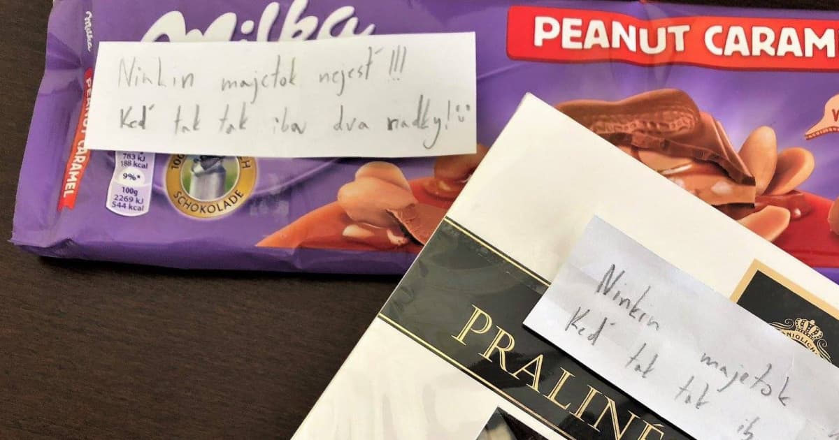 Na všetky sladkosti si píše odkazy, pretože jej mama ich chodí vyžierať!