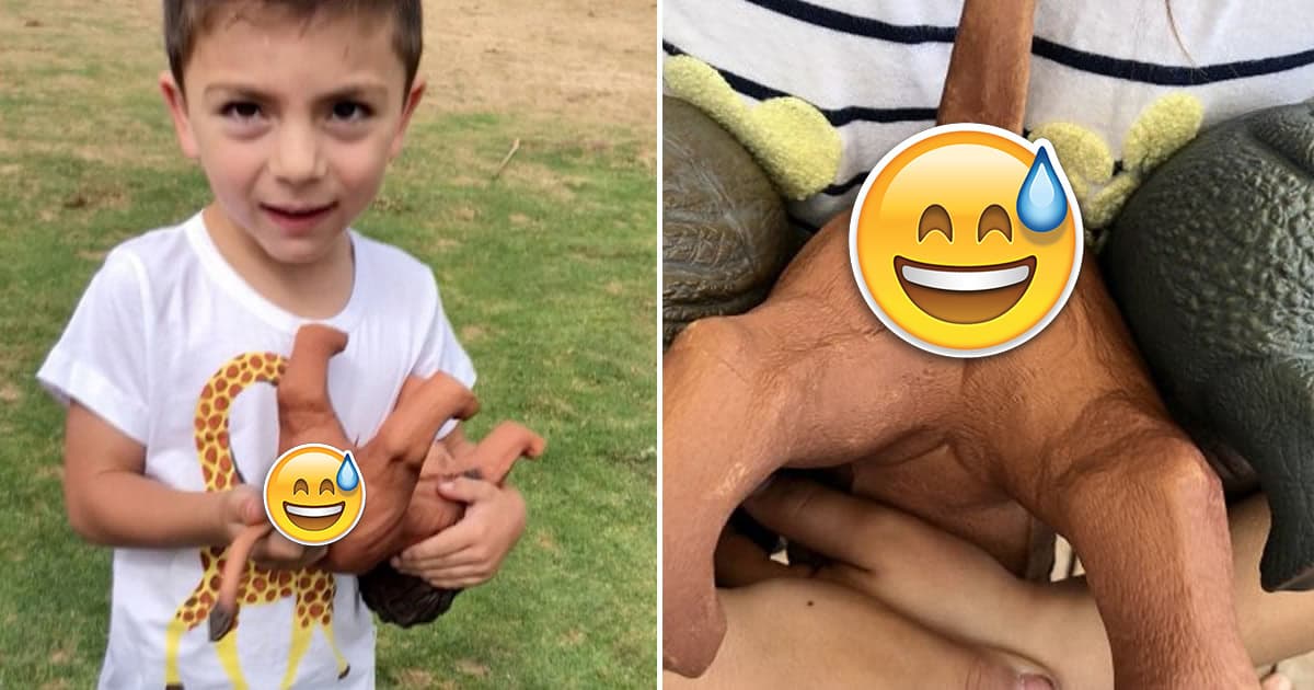 4-ročnému synovi kúpila hračku leva. Keď si neskôr na nej všimla malý detail, zostala v šoku