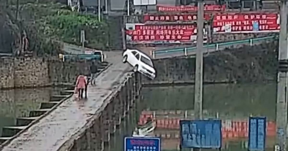 10 minút po tom, čo dostal vodičský preukaz, utopil svoje auto v jazere