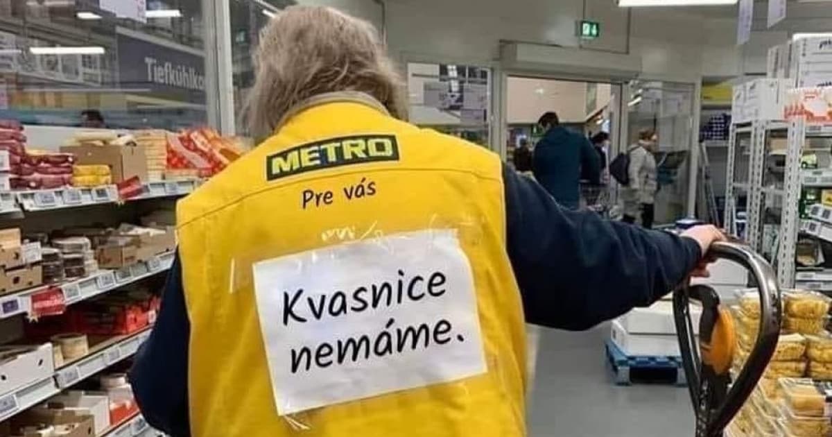 Táto predavačka dostáva v týchto dňoch stále rovnakú otázku. Aby nemusela dokola odpovedať, vynašla sa!
