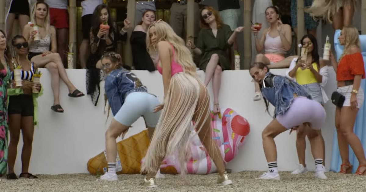 Dominika Mirgová a jej sexy novinka „Dnes“. Bude z toho nový letný hit?