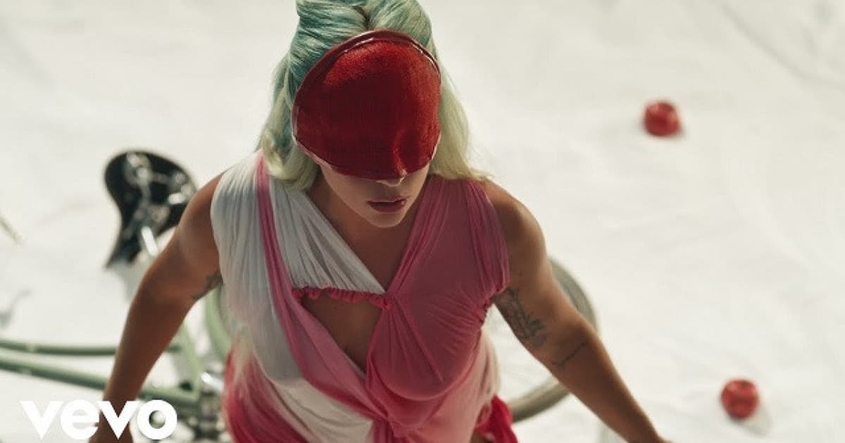 Lady Gaga zverejnila novinku s názvom 911. Odhaľuje v nej svoje duševné zdravie a život s antidepresívami