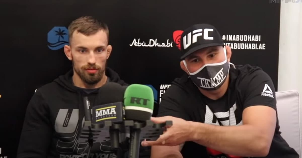 „Jak si bol mladý a tieto koko*iny.“ Attila Végh prekladal na tlačovke so zahraničnými médiami tak trochu posvojom