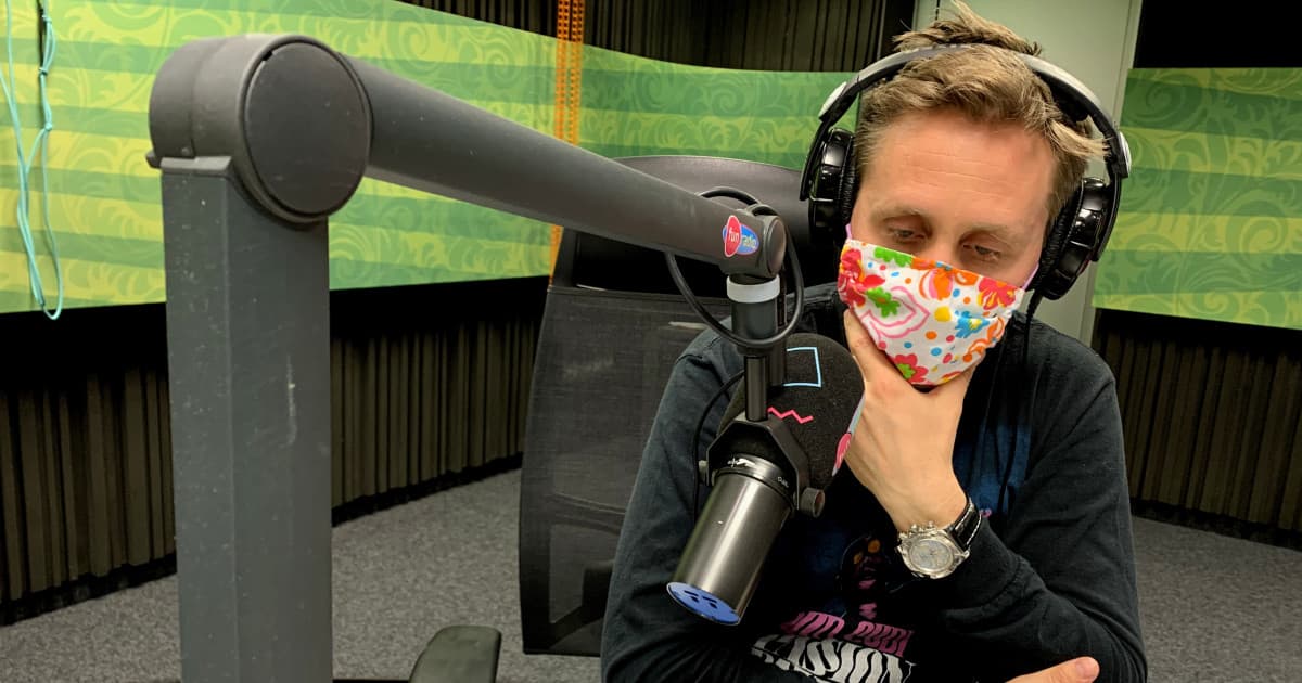 SAJFA ŠOU | "Ľudia prichádzali so štrúdľami aj koláčmi, tyčinka je v pohode," poslucháči z Oravy aj Bardejova o plošnom testovaní