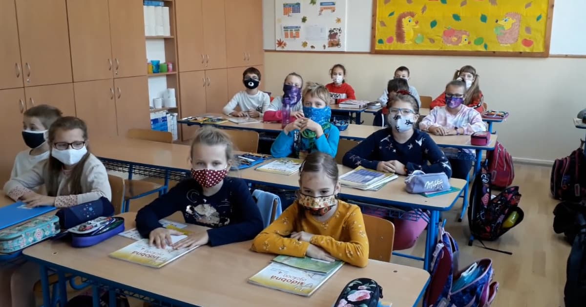 Deti v rúškach zaspievali emotívnu skladbu o Slovensku. Ich video dojalo tisíce ľudí!