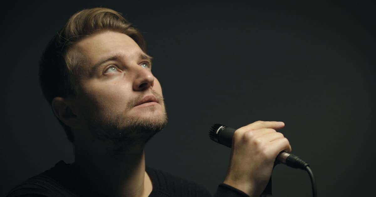 Tomáš Buranovský si po vydaní svojho albumu Lúč pripravil ďalšiu novinku, novú skladbu „ Život“