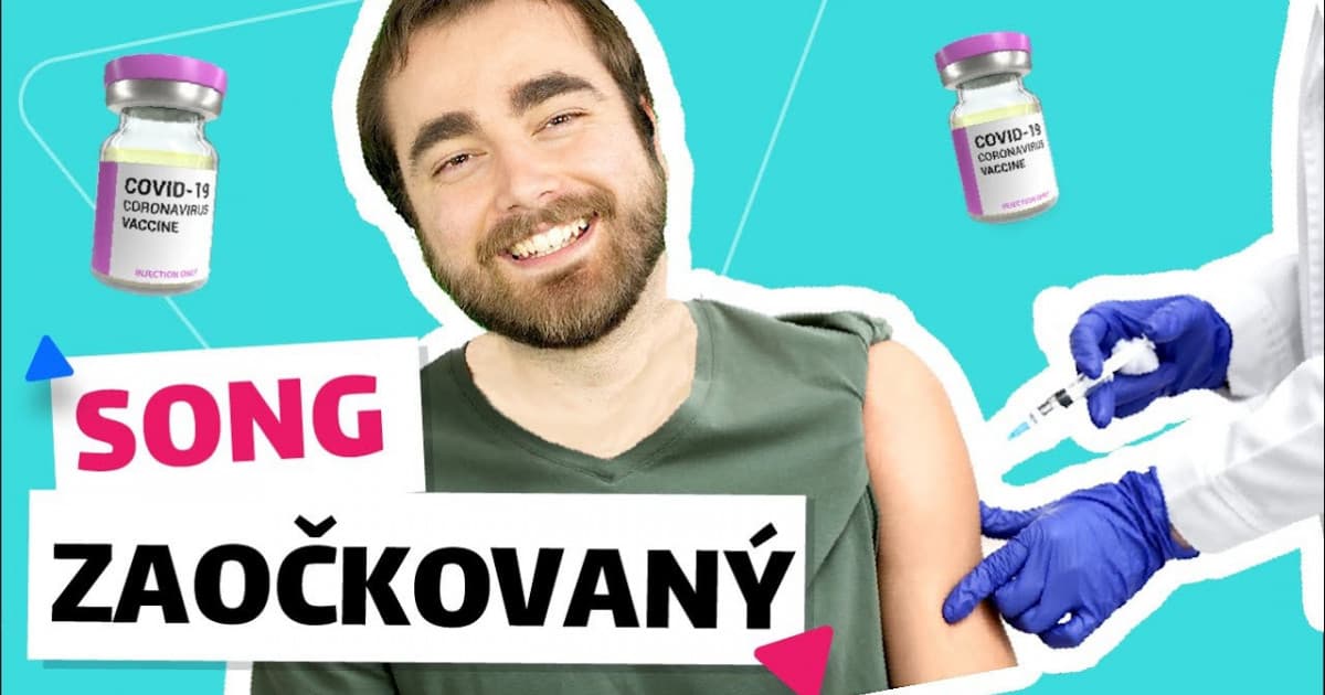 Matúš vymyslel chytľavú pesničku o očkovaní proti korone. Spieva o tom, prečo je dobré a prečo sa ho netreba báť