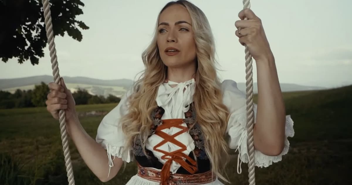 Krásna Erika prespievala nádhernú skladba „Slovensko Moje“