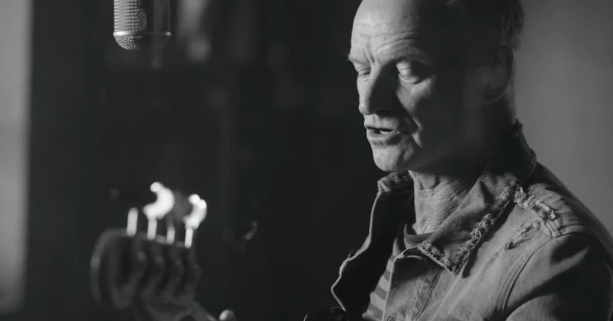 Sting vydal nový klip k singlu „Rushing Water“