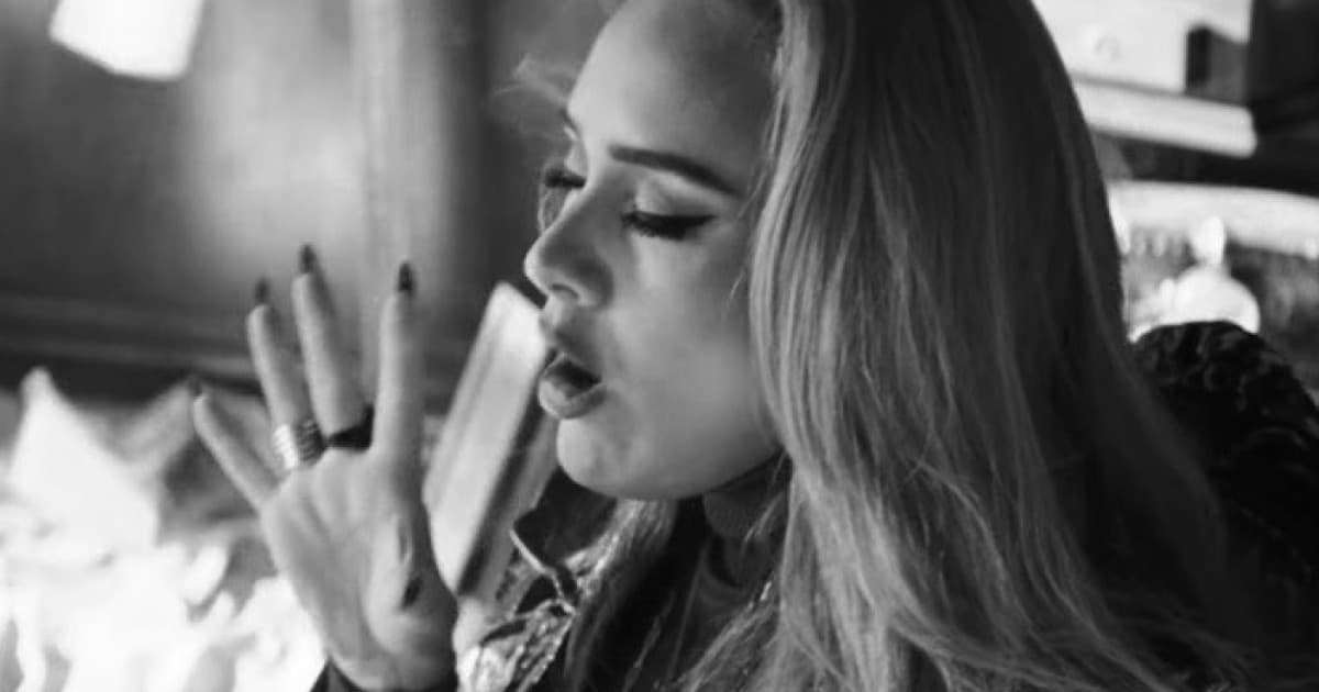 Adele je po šiestich rokoch späť, vypočuj si jej návrat "Easy On Me"