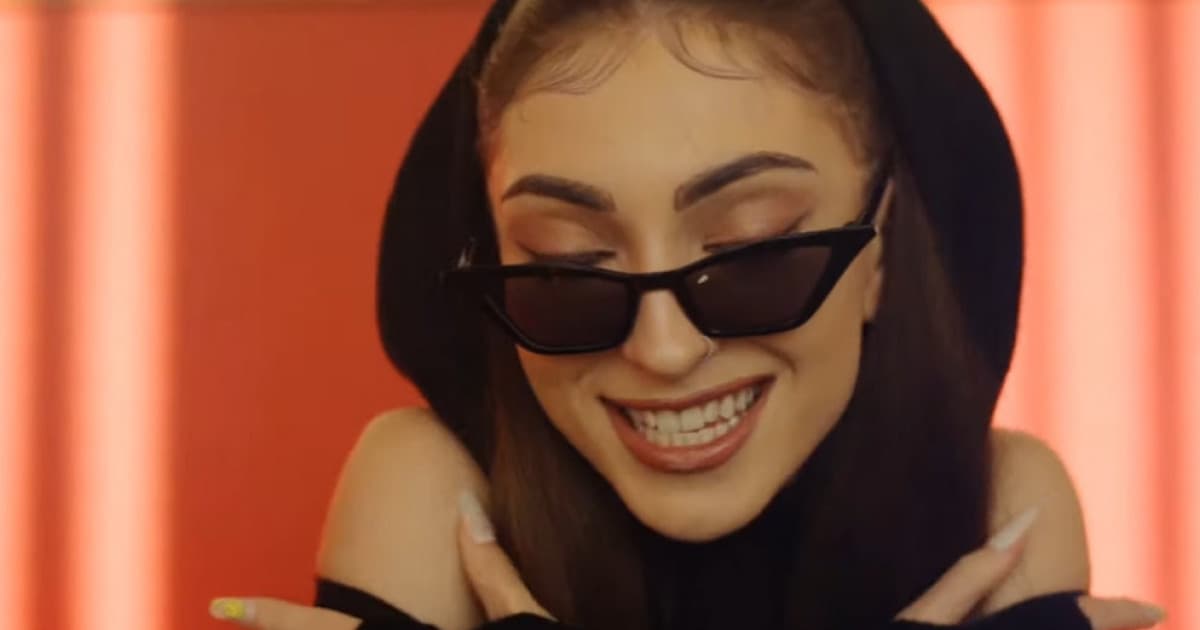 Stalo sa ti už, že ti písal zadaný chalan? Pošli mu tento nový song!