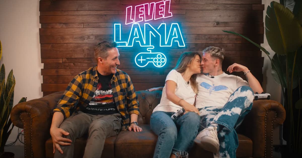 Kristína Svarinská a Expl0ited v #lvllama. Bola aj pusa!