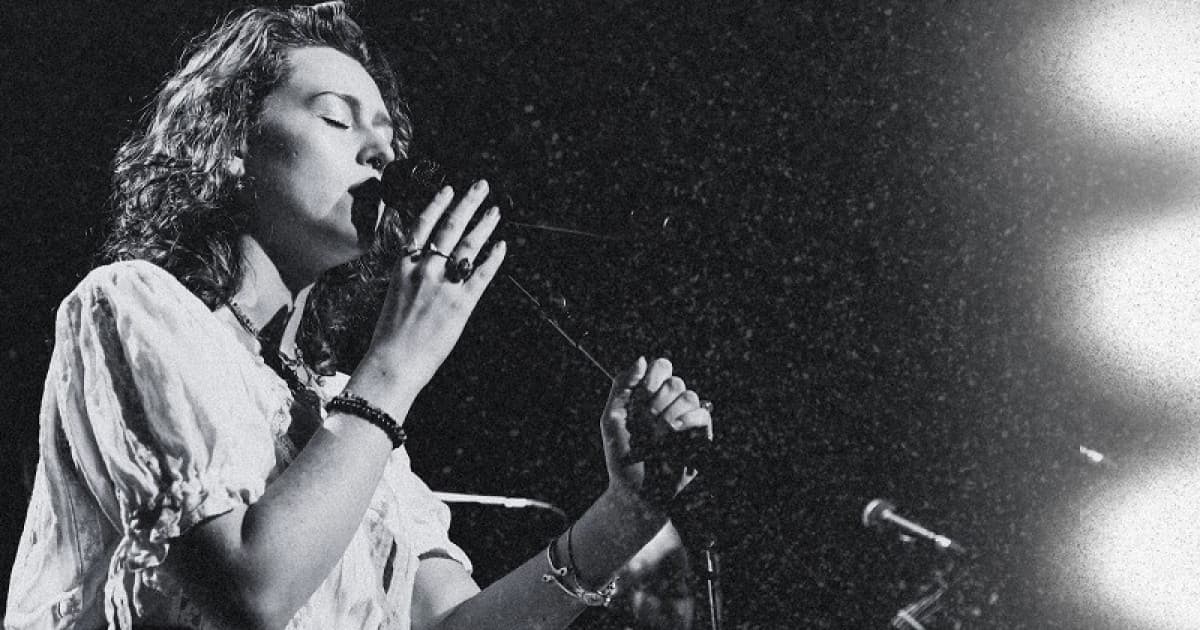Karin Ann uzatvára rok vlastnou coververziou megahitu "Wicked Game"