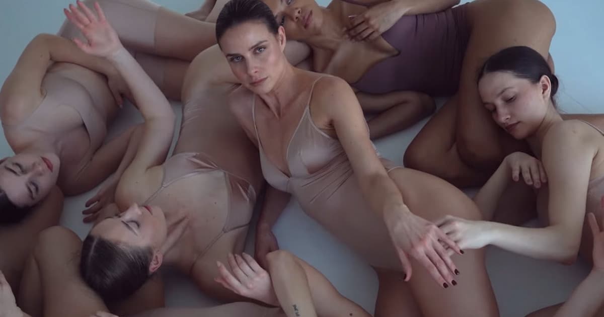 Nela & Majself vydali temnú novinku „Čierna madonna“