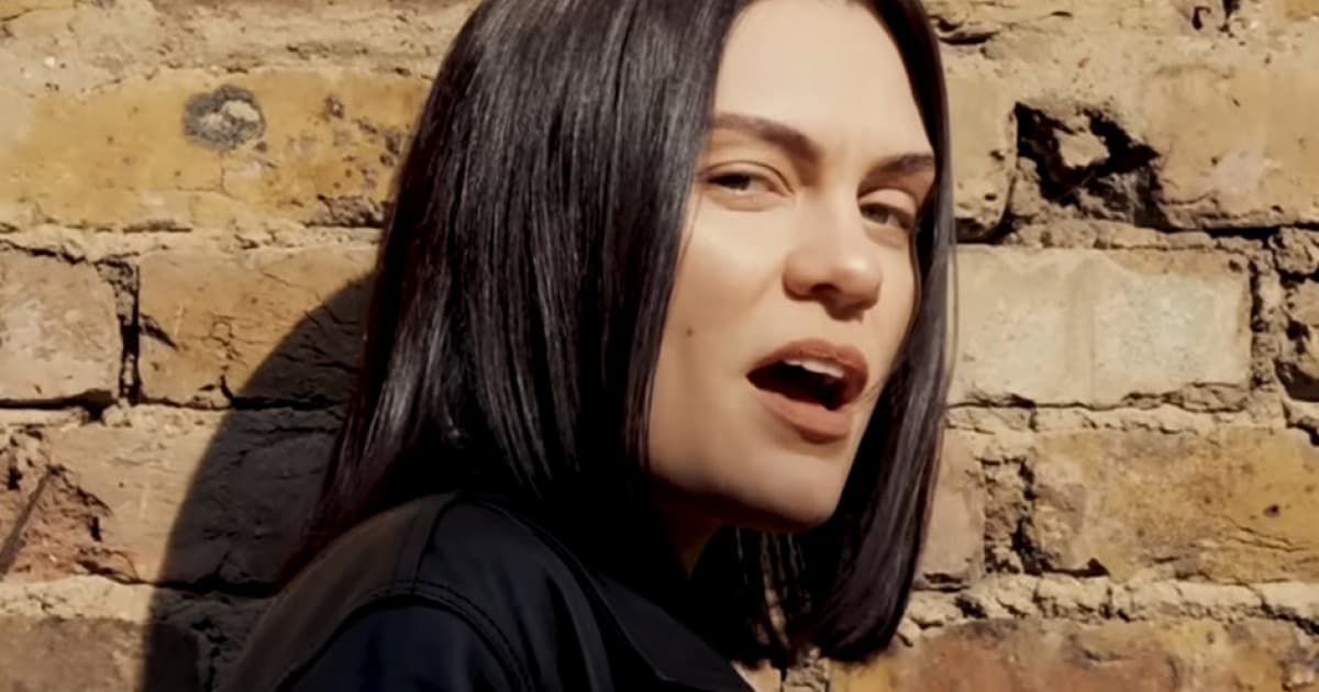 Jessie J sa vracia na scénu so silným a osobným singlom „No Secrets“