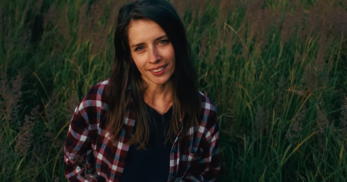 Sima Magušinová predstavila nový videoklip k piesni "Čím sa sýtim"