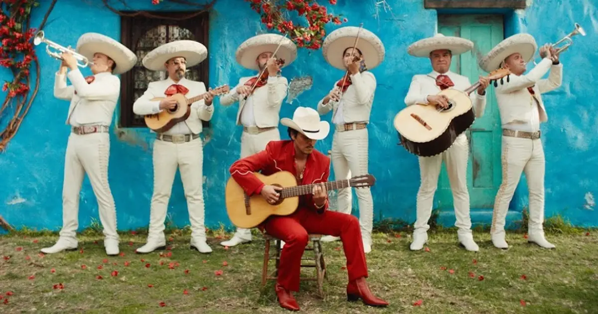 Bruno Mars vydáva nový klip “Risk It All” a zároveň album The Romantic